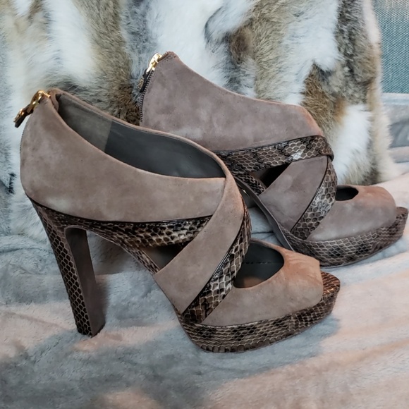 Tory Burch Shoes - Tory Burch heels suede and snakeskin GORG
